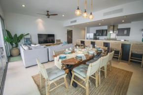 10Th Floor Luxury Escondido Condo With Pool
